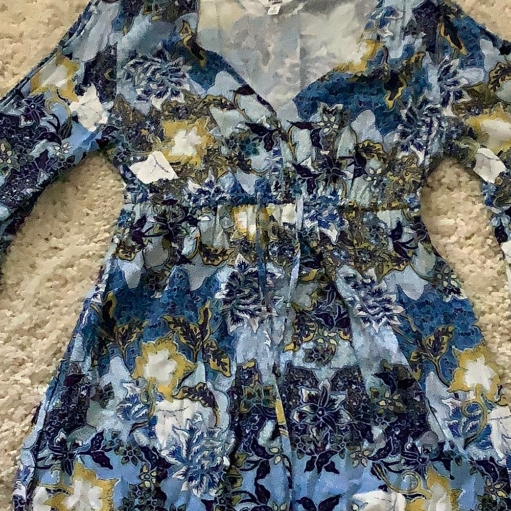 Dress - Picture 3 of 3